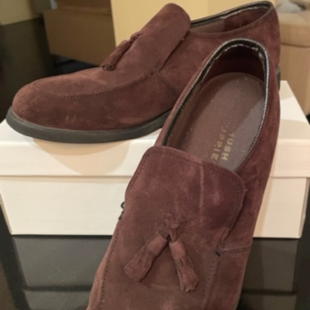 Hush Puppies Brown Suede shoes. NWT